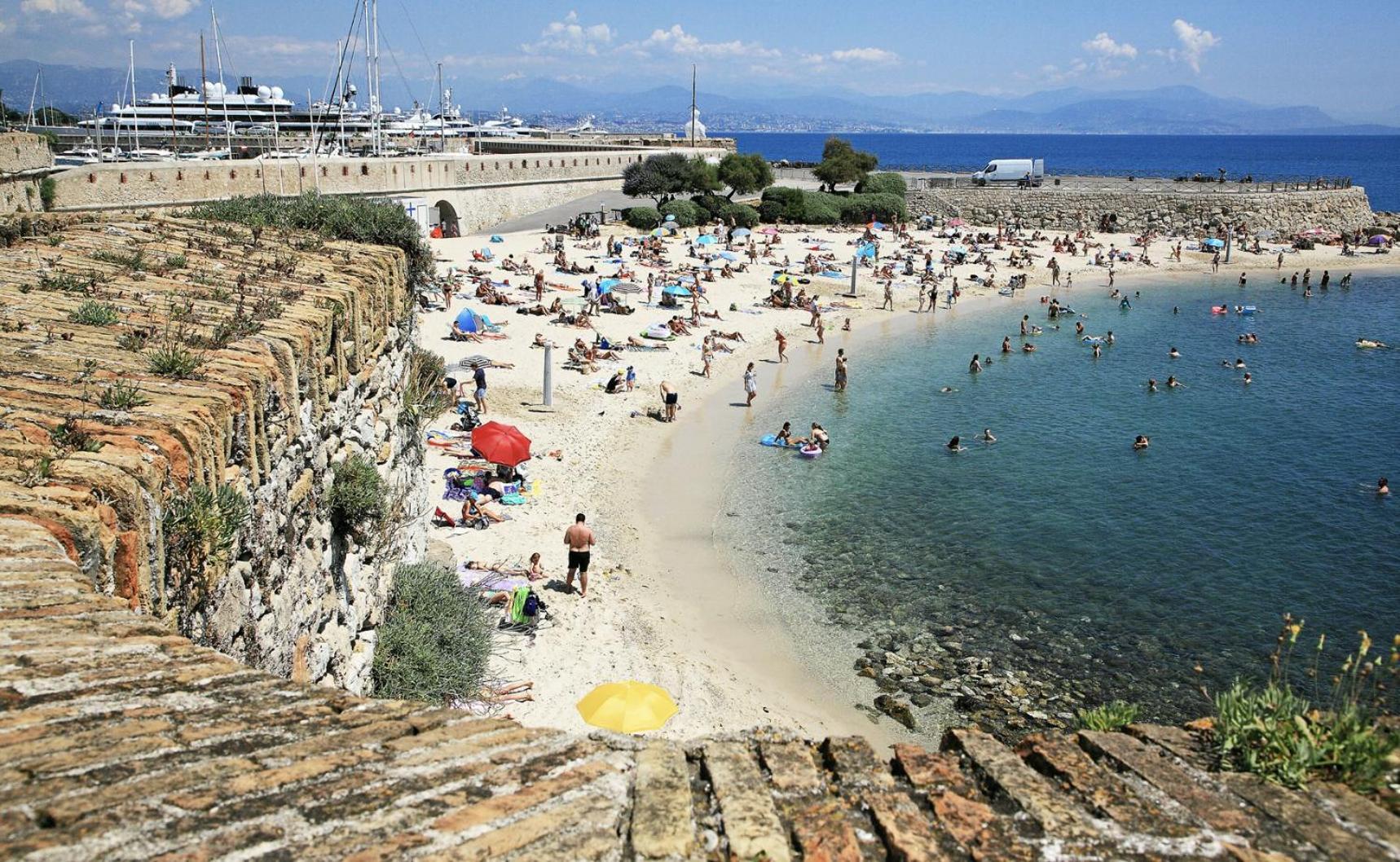 Vue Mer Et Remparts. Entre Vieille Ville Et Plages Antibes Exteriér fotografie